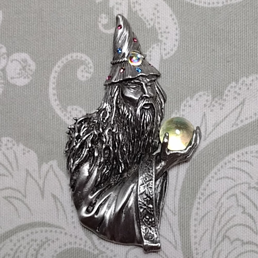 🎬Vintage🎬 Pewter Wizard Brooch